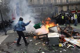 Calles devastadas': Así luce Francia tras los DESTROZOS y SAQUEOS de las protestas masivas de hoy (FOTOS) | El Informador