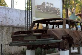 După moartea lui escobar, majoritatea animalelor au fost mutate în diferite grădini zoologice, dar patru hipopotami au reușit să scape în junglă. Vezi Ce Masini DeÅ£inea Pablo Escobar Regele Cocainei