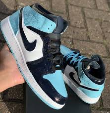Blue Chill Aj1 Junior In 2020 Jordans Sneakers Outfit Jordan Shoes Girls Blue Shoes
