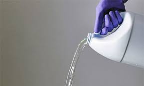 Ülkemizde ev kimyasalları ile zehirlenme etkeni olarak ilk sıralarda çamaşır suyu, yakıcı maddeler ve deterjanlar yer almaktadır. Camasir Suyunun Zararlari Dogalyasamlar Com