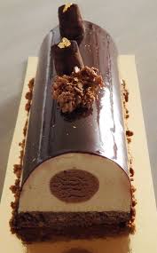 Decor Truffes Croquant Feuilles D Or Speculoos Buche De Noel Speculoos Recette Buche De Noel Patisserie