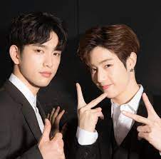 Jinyoung falls in love to his quiet and cold hearted roommate named mark tuan. Markjin Moment Got7 Mark And Jinyoung Jinyoung Got7 Yugyeom