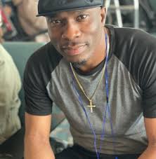 Desann Tchameni nan defans la. Tounen Vini sou goch la. Fran Garcia jwe twò  ba.