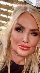 Happy 80 birthday to the legendary Blondie vocalist Debbie Harry!