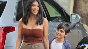 Mit ihm hat sie vier kinder, kourtney, kim, khloé und robert jr. Kourtney Kardashian Wiegt Nur 16 Kilo Mehr Als Sohn Mason 8
