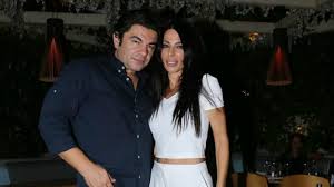 Ο καλλιτέχνης με τις μεγάλες επιτυχίες. Nikos Koyrkoylhs To Agaphmeno Moy Shmeio Panw Sthn Kelly Kelekidoy Einai Ta Opis8ia Ths Video Nassosblog Gr