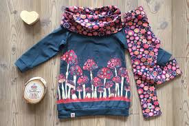 Die Himmlische Vani Von Himmelblau Aus Dem Pilzebordurestoff Von Alpinschnuller Kombiniert Mit Jerseykringel Kinderkleidung Kinder Kleidung Kleidung