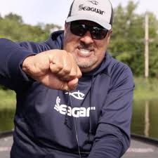 Zona Ties the FG Knot