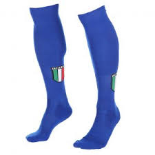 Ben jij supporter van italië en wil jij je favoriete land aanmoedigen in het officiële voetbalshirt? Italie Voetbalshirt Tenue Of Kleding Kopen Voetbalshirtskoning Nl