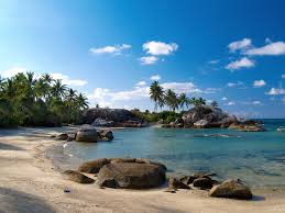 Hasil gambar untuk pantai parai tenggiri