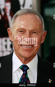 Los Angeles police chief Daryl Gates, right, talks with homeless activist  Ted Hayes in afternoon