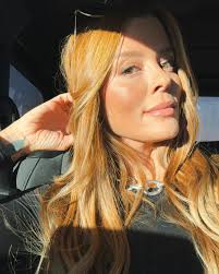 When the sun hits just right and your eyes match your hair. Filter free,  extension free, & worry free finishing out the year I've upleveled quite a  few things in my makeup