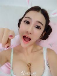 中国可爱爆乳美女李七喜兔女郎装扮自拍照(2)-蕾丝美妹