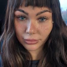 Keeping summer around with some PMU freckles ☀️👌🏽 On the second procedure  we may add a few more in and go a tad darker but I want to see how these  settle