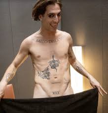Damiano dei Maneskin si è rasato il pube, la foto - BitchyX