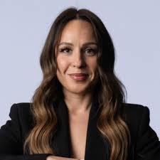 Ashley Maclachlan's Instagram, Twitter & Facebook