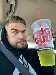 Let's try this again. Why is og mtn dew so addicting? It's either bottled  water or mtn dew for me. Nothing else. Anyone else the same way? Whats your  favorite mtn dew