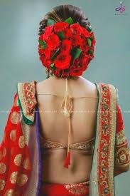 Flowers are the most paramount aspect in a south indian wedding. Indian Fashion Bridal Hairstyles Weddingnet India Indian Indianwedding Weddingdresses Mehe Trendy Wedding Hairstyles Hair Styles Indian Bridal Hairstyles