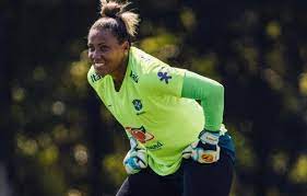 A goleira de apenas 16 anos se recuperou de uma lesão que sofreu no joelho direito. Wlslbeakyzfthm