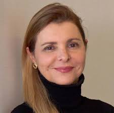 The bridge between leading companies & advisors