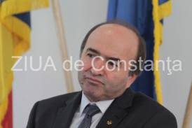Totuşi, în ceea ce priveşte postul de procuror general adjunct al constanţei, apele par să se fi limpezit, în primă fază. Exclusiv Adina Florea PropusÄ In FuncÈia De Procuror Èef Al Dna Sunt OnoratÄ