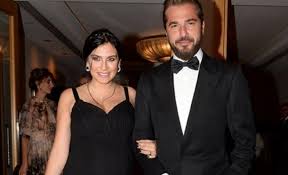 + oyuncu engin altan düzyatan ile yaptığı evlilik sonrası çok tartışılan neslişah alkoçlar, bir düşünün. Engin Altan Duzyatan Neslisah Alkoclar Aliskanlik
