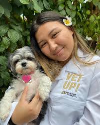 Meet Tyler Bright! She's a 3rd-year DVM student from O'ahu, Hawai'i, Tyler  earned her biology degree at @chaminadeuniversity in Honolulu and is