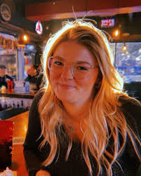 Female Housing Wanted '25-'26