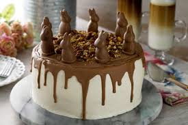 Prepara Este Sorprendente Pastel De Chocolate Con Un Cremosito Cheesecake De Rompope Cubi Pastel De Chocolate Pastel De Chocolate Decoracion Pastel De Rompope