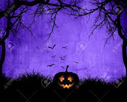 Halloween photography backdrop purple photo background scary house vinyl picture banner. Halloween Hintergrund Mit Kurbis Auf Purpurrotem Hintergrund Mit Schlagern Lizenzfreie Fotos Bilder Und Stock Fotografie Image 87396054