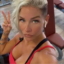 What are good personal trainers or small gyms for 1