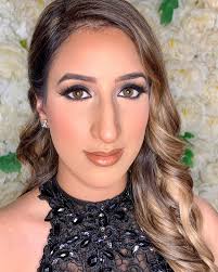 Parveen Sandhu's Instagram, Twitter & Facebook