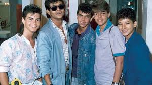 Menudos zapatos | tienda online de zapatos infantiles de diseño nórdico con marcas exclusivas, creativas, funcionales y que respetan el medio ambiente. Subete A Mi Moto Donde Ver La Serie Polemica Sobre Menudo La Banda De Ricky Martin Exclusiva De Amazon Noticias Economicas Financieras Y De Negocios El Cronista