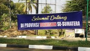 Solat sunat dhuha from 2.bp.blogspot.com beriku bacaan doa selamat dengan bahasa arab dan latin beserta artinya: Spanduk Selamat Datang Di Provinsi Termiskin Se Sumatera Bikin Heboh Di Aceh
