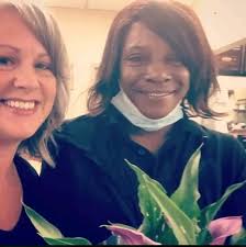 Paying for strangers' lunch in a cash-only cafe