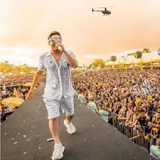 Capa Dvd O Homem Mais Procurado Do Mundo Baixar Wesley Safadao Maria Santinha Williamix Remix 2020 Baixar Wesley Safadao Maria Santinha Williamix Baixar Wesley Safadao Maria Wesley Saf In 2020 Hipster Style