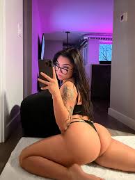 TW Pornstars - Ashlea Edenn. Twitter. who wants to squish? ☺️. 12:54 AM -  15 Mar 2023