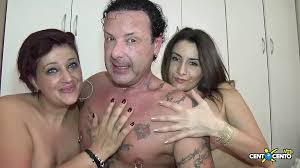 Orgie cu femeia mare și frumoasă Capoccia și sora ei vitregă