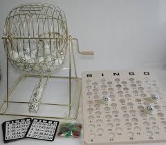Mit hilfe einer bingotrommel auswählt und diesem jedem der bingo spieler im raum nennt. Grosses Bingo Spiel Hohe 50 Cm Komplett Mit Zubehor Akspiele Ohg