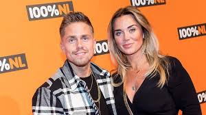 Het is alweer vier maanden geleden dat zanger andré hazes en monique uit elkaar gingen. Andre Hazes En Monique Westenberg Verbreken Verloving