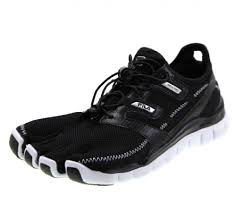 fila men s skele toes lite barefoot running shoe black white