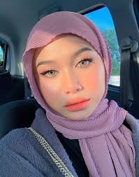 Saudari nurul amal binti mohd fausi ibu pejabat pergerakan puteri umno tingkat 5, menara dato' onn jalan tun ismail 50480. Biodata Penyanyi Iman Troye Imantroye Iluminasi