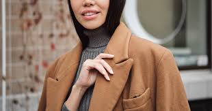 Try a long wool coat over a tailored blazer, a classic sweater, culottes, and ankle boots. 15 Vegan Wool Coats To Keep You Warm This Winter 2021