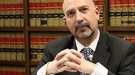 Abogado Charles E. Sears