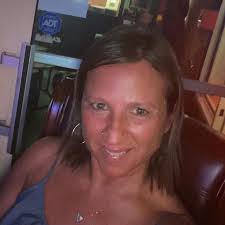 I'm looking for someone or a affordable company to move a shed from 15A to  NW 7th st. Does anyone have references or contacts for me to call for  pricing? TIA😊 |