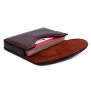 Hiscow business card holder is an elegant pocket organizer that meets the softness of its leather and patina craftsmanship. M0si6lbq8h6evm