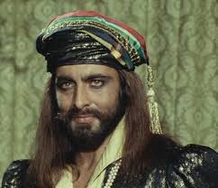 Che disastro! Lui tanto bello ma finisce lì 🤨