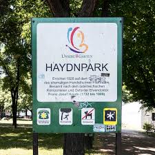 Halt alle, die auch auf deutsch lesen. File Wien 12 Haydnpark H Jpg Wikimedia Commons
