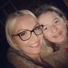 Laura Sealey (@laurasealey)