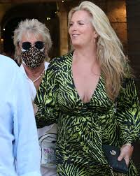 Last year gavin newsom attended a dinner party at the french laundry, a restaurant in napa valley that charges $800 per person for their tasting menu while he told californians they can't gather with their families for thanksgiving. Rod Stewart Wears Two Face Masks For Dinner With Wife Penny Lancaster In Croatia Indiansapidnews Com